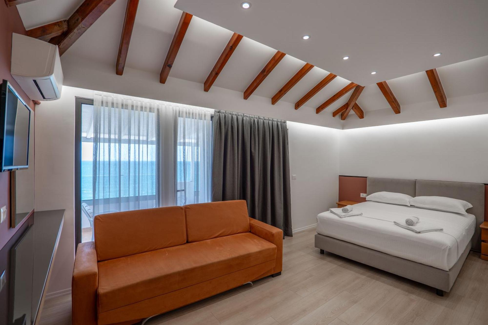 Hotel Emblem 4*