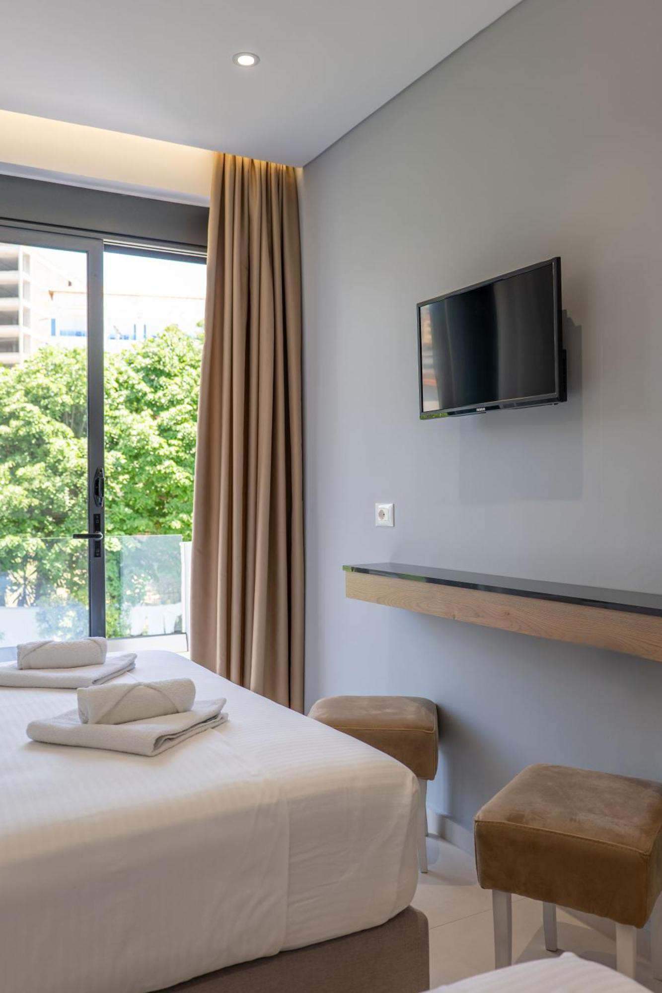 Emblem Hotel 4*
